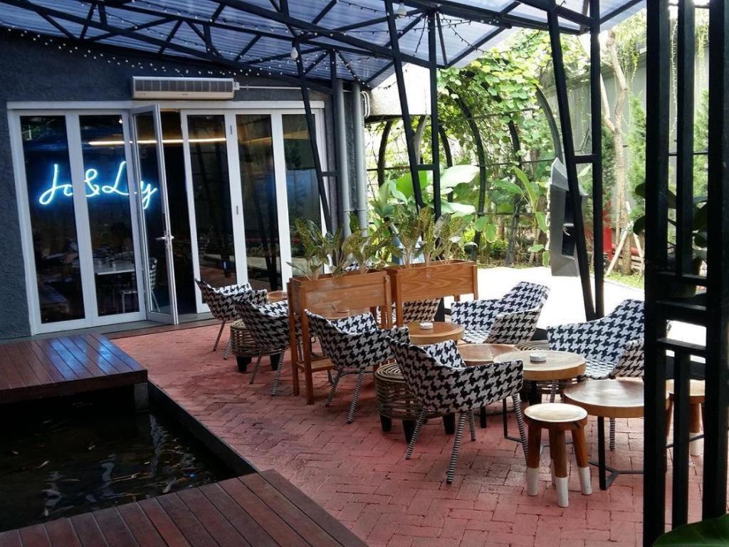 Couleur Hotel Cengkareng Jacarta Exterior foto